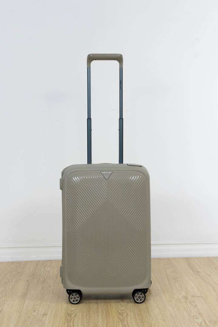 28. brezza champagne cabin front